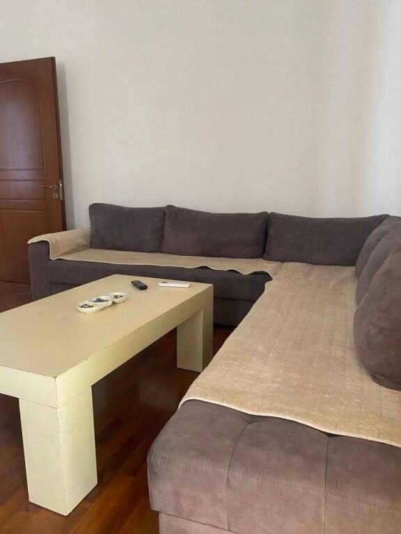 SHTEPI PRIVATE 2+1+2 ME QERA - RR. 5 MAJI, TIRANE