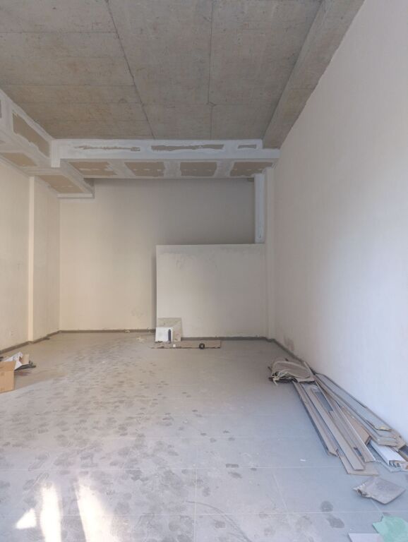 Qera | Ambjent Biznesi | Shkolla Bashkuar | 1200 €/muaj