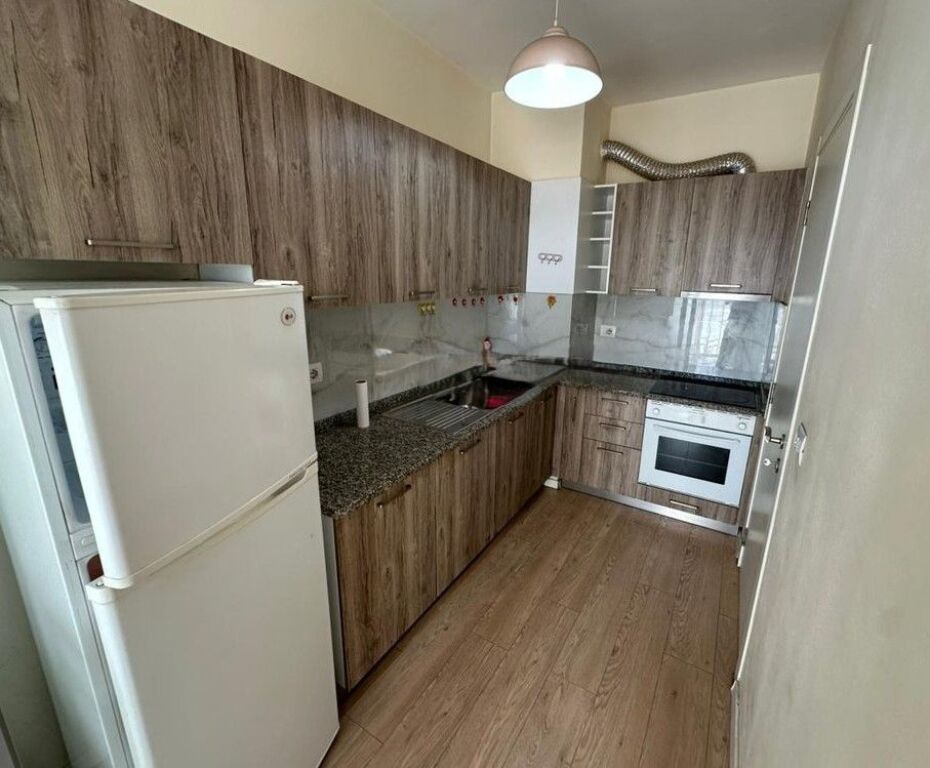 JEPET ME QIRA APARTAMENT 2 + 1 PRANE MATERNITETIT TE RI !