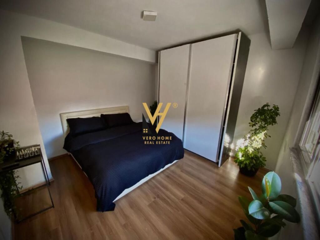 JEPET APARTAMENT 1+1 ME QERA TE RR.HOXHA TAHSIM 40.000 LEKE