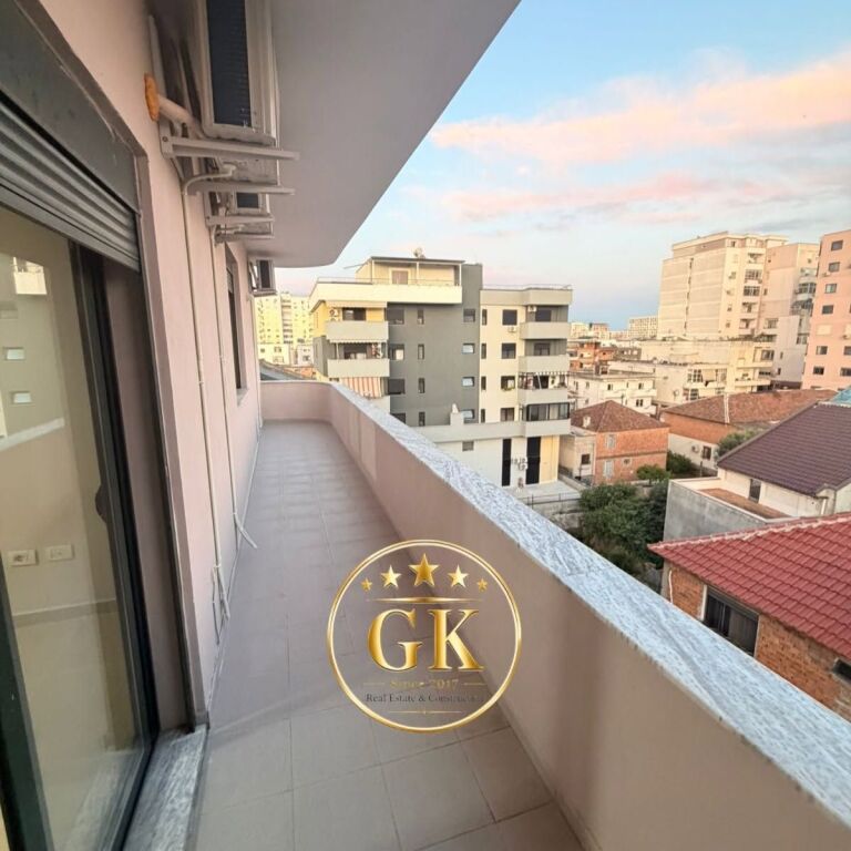 APARTAMENT ME QERA  • 2+1+Ballkon  📍Lagja 5,Prane Vodafone