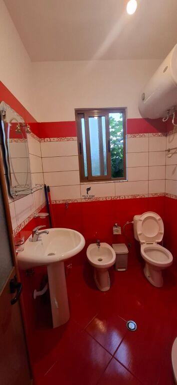 APARTAMENT ME QERA 1+1 LAPRAKE 40.000 LEKE FH-79537