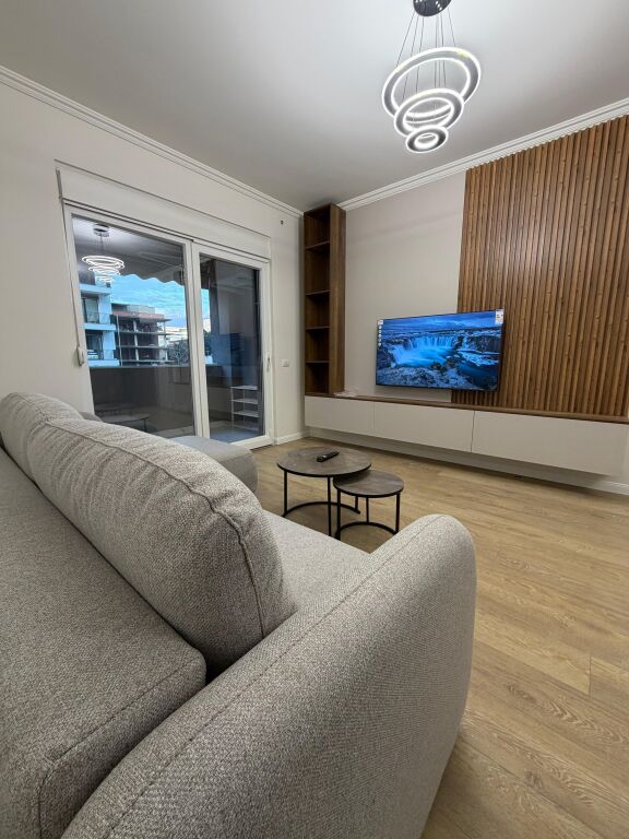 Apartament 1+1 per qera tek komuna e parisit  📍Niku