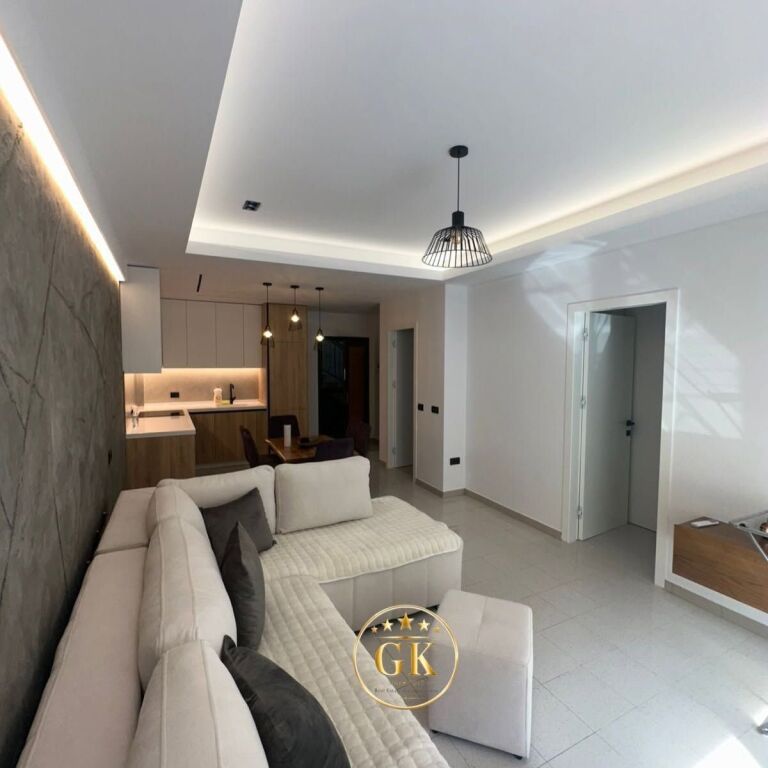 🏡 APPARTAMENTO in Vendita   • 2+1 +Balcone  📍 Posizione: Pasticceria Pelikan, Durazzo