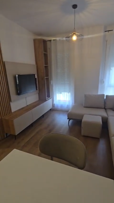 Apartament 1+1 per qera Univers City !