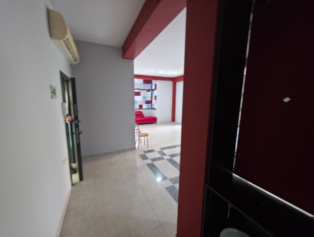🏢 AMBIENT BIZNESI ME QIRA NË QENDËR TË TIRANËS | 120 m² |