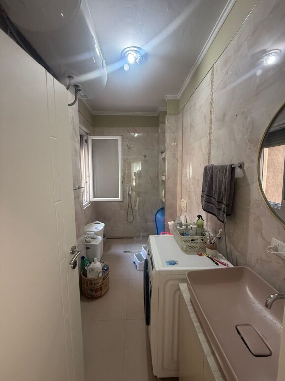 Apartament me qera 2+1 te Pavaroti