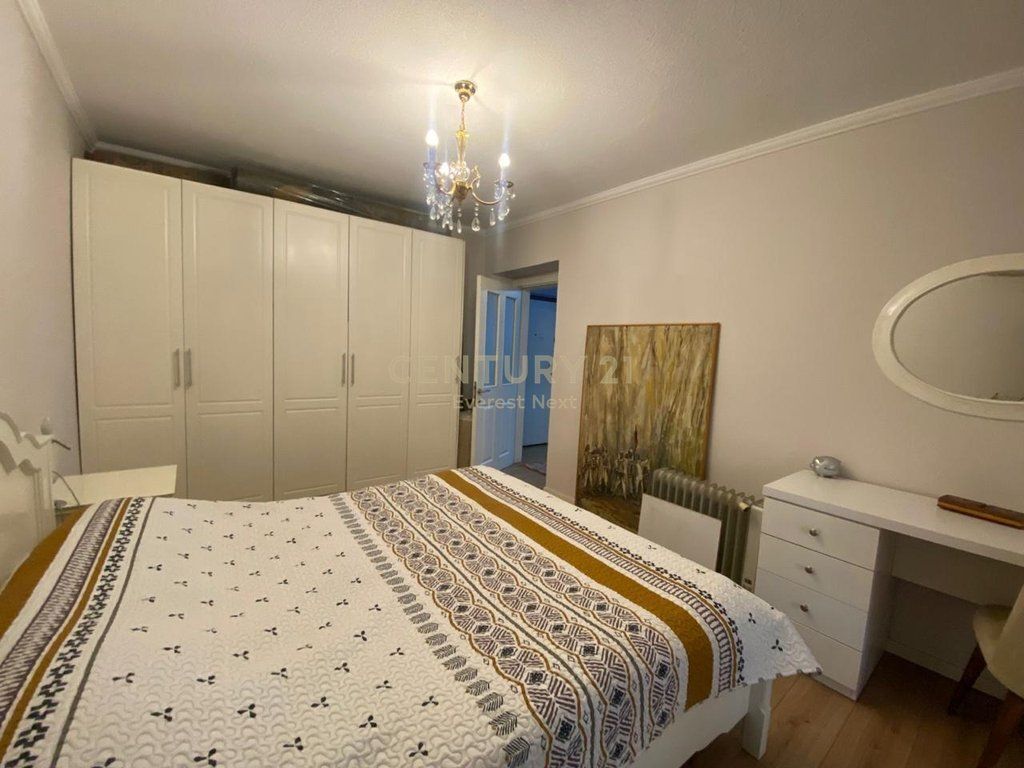 Apartament 2+1 per Qira ne Myslym Shyri