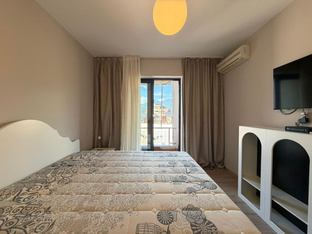 🏢 In Affitto: Attico (Penthouse) 📍Rr. Kosovareve - Zona Lago (Uni Barleti) 2+1+2 Balconi &amp; Terrazza utilizzabile | 1.500€/mese
