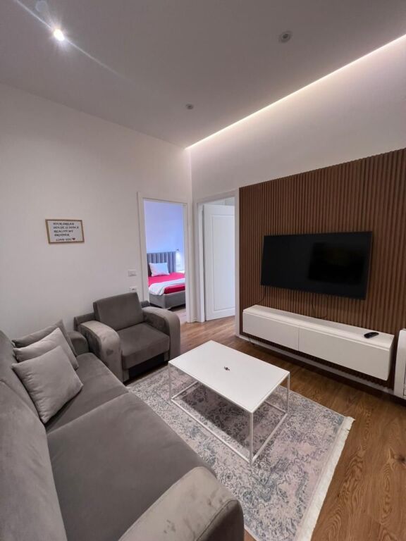 RRUGA E DURRSIT, APARTAMENT 2+1 PER QIRA