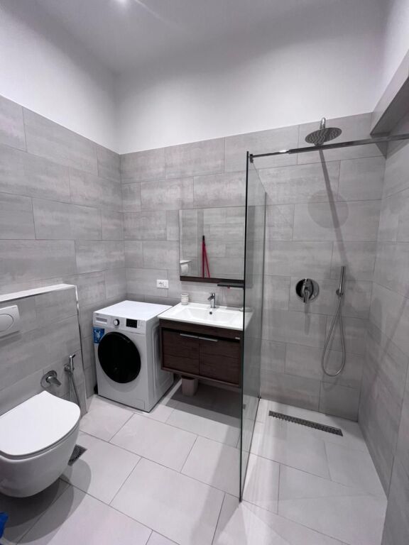 RRUGA E DURRSIT, APARTAMENT 2+1 PER QIRA