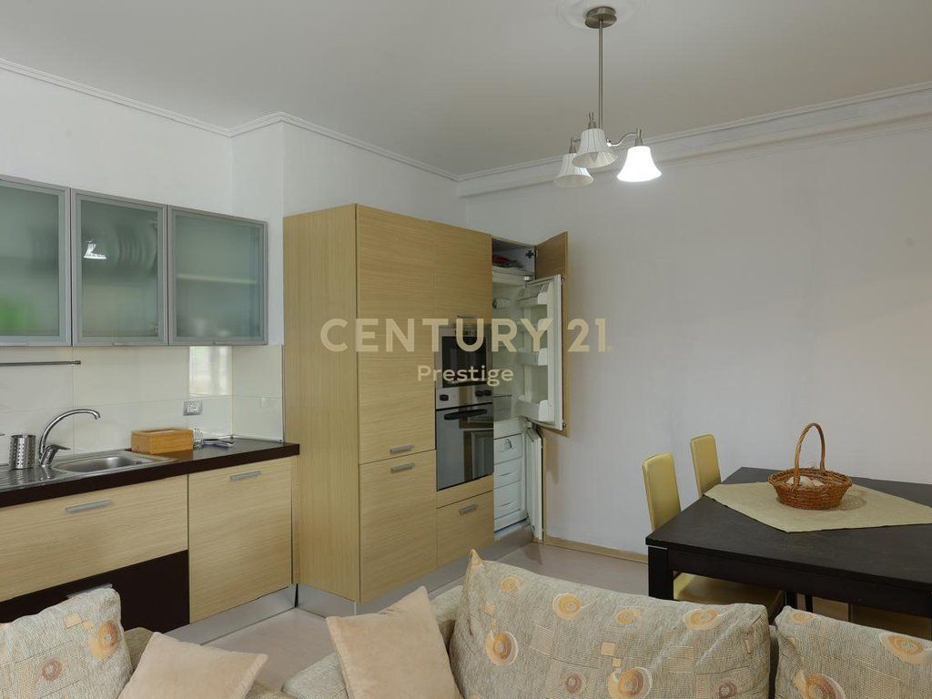 APARTMENT 2+1+2 FOR SALE, "ALI VISHA" STREET, NEAR THE ELECTRIC MARKET, TIRANA!
