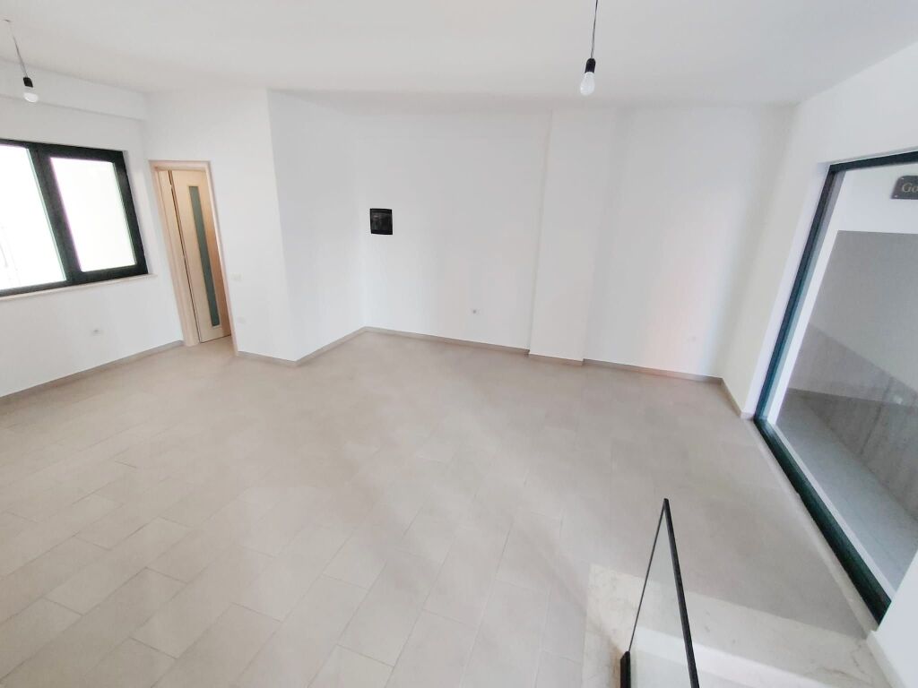 Commercial space for sale in Green City – Tirana