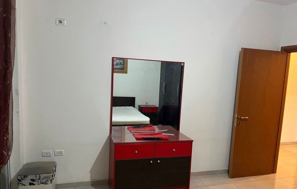 Apartament 1+1, Astir!