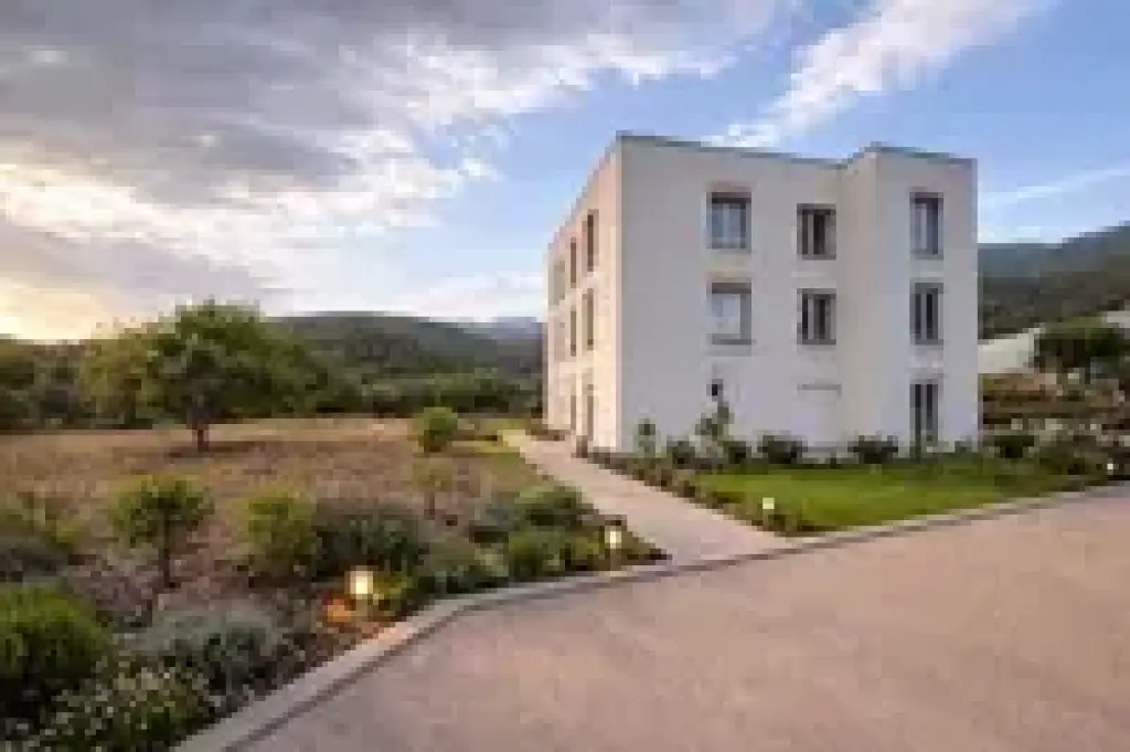 Live the tranquility of Himara– New apartments for sale in the midst of nature