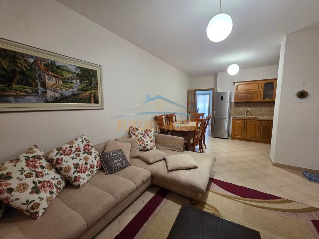 Qera,Apartament 2+1+2,Unaza e Re 475 €
