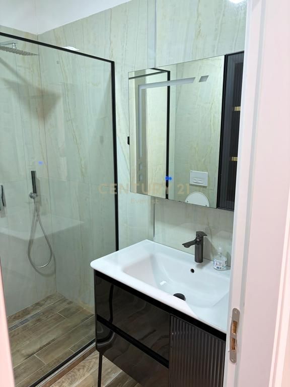 RESIDENCA LAKE LAND, APARTAMENT 2+1+POST PARKIMI PER QIRA