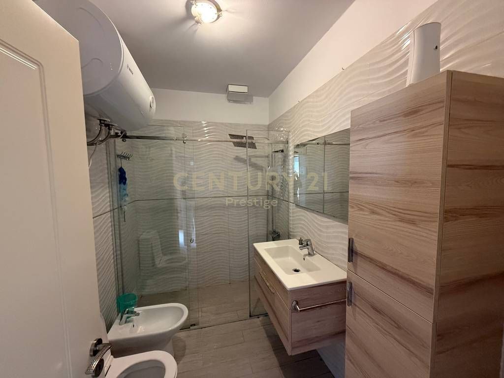 APARTMENT 2+1+2 FOR SALE, "ALI VISHA" STREET, NEAR THE ELECTRIC MARKET, TIRANA!