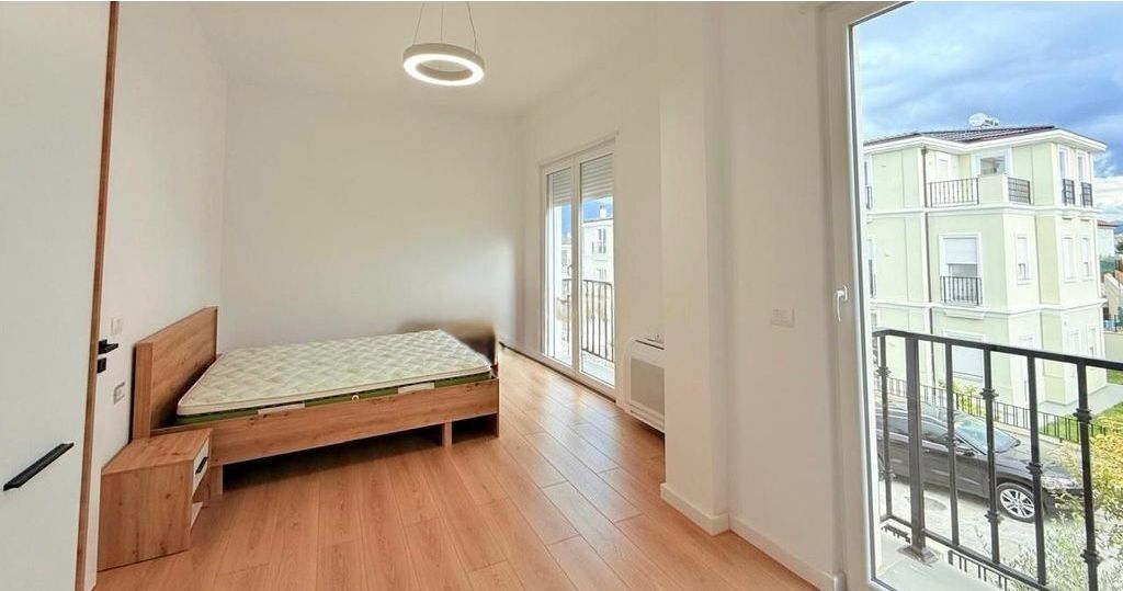 🏡 Vilë Moderne me Qira pranë TEG – 250 m² Ndërtim &amp; 300 m² Oborr Privat