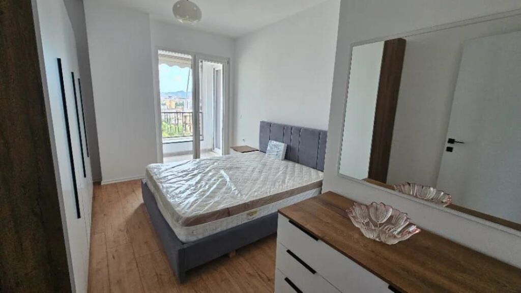 5 Maj (Bar Oda) Jepet  Apartament me Qera 1+1