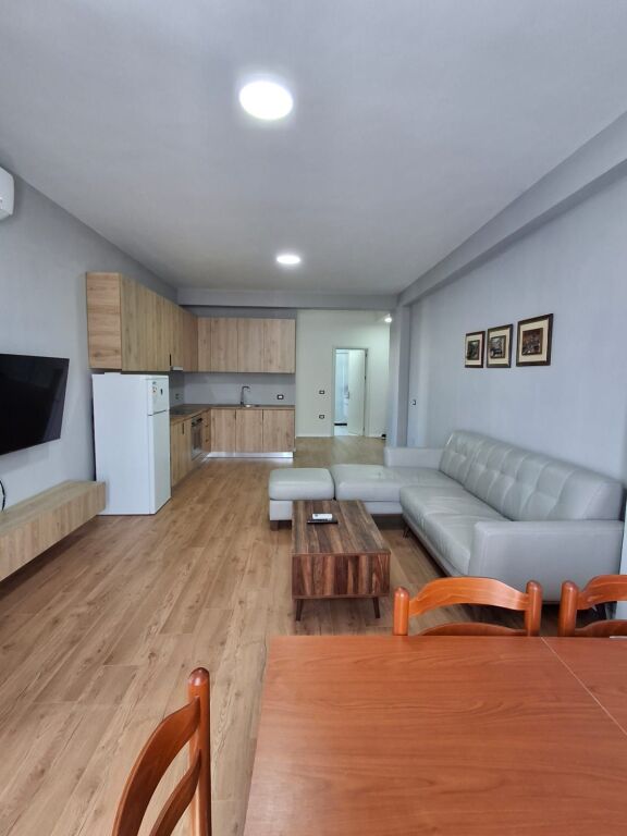 📍🏡APARTAMENT 2+1 ME QIRA NË VLORË – SALVADORE