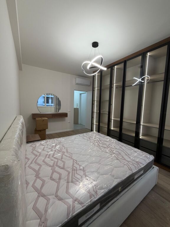 Apartament 1+1 per qera tek komuna e parisit  📍Niku