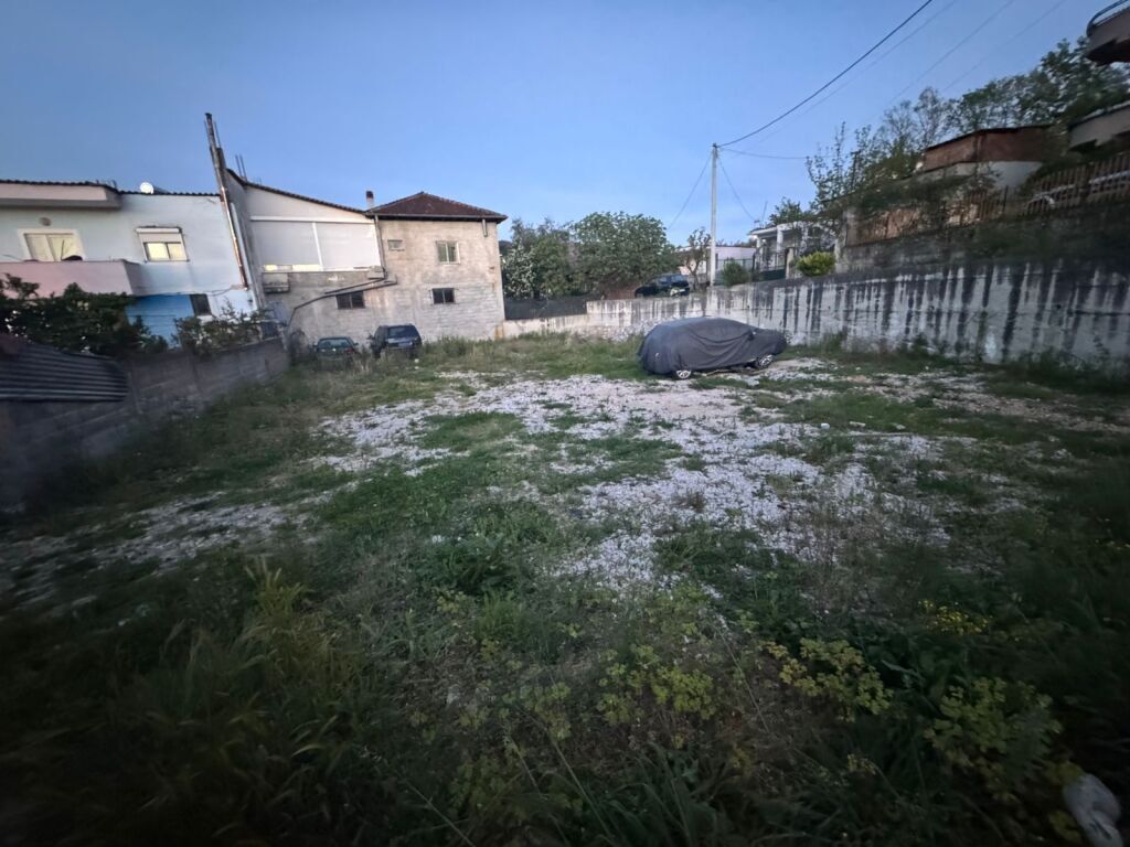 500 square meters of land for sale at FNSH, in Sharre.