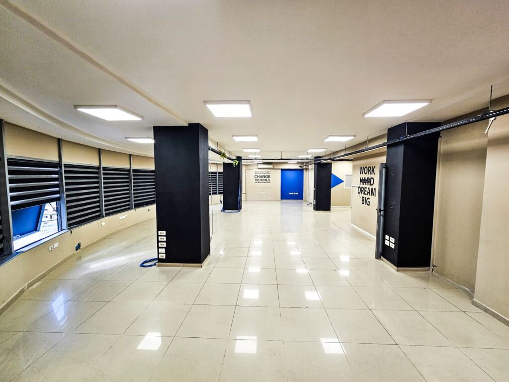 Ambiente Commerciale - Via di Dibra