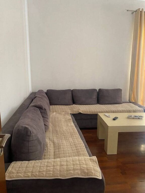 SHTEPI PRIVATE 2+1+2 ME QERA - RR. 5 MAJI, TIRANE