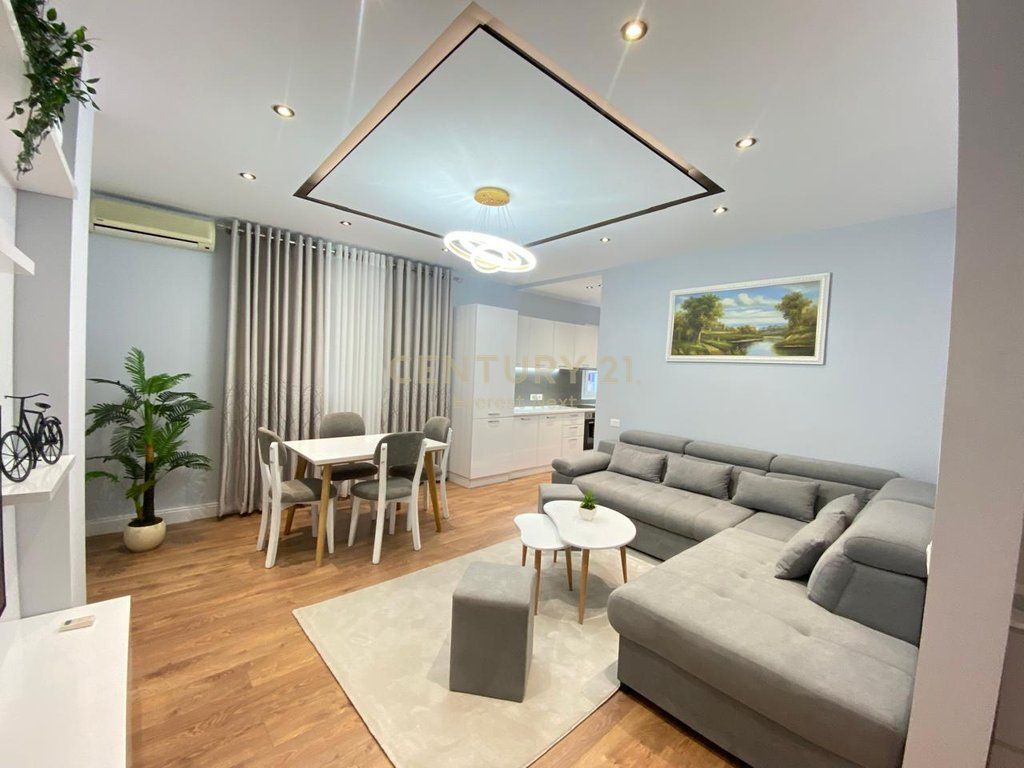 Apartament 2+1 per Qira tek Ish-Parku (rr.Frosnina Plaku)