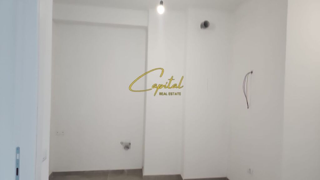 AMBIENT BIZNESI ME QIRA 97 M2 MYSLYM SHYRI 1300 EURO