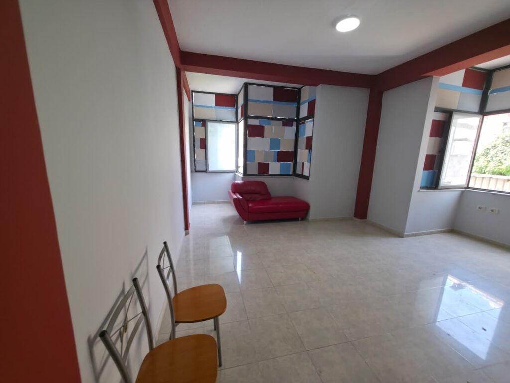 🏢 AMBIENT BIZNESI ME QIRA NË QENDËR TË TIRANËS | 120 m² |