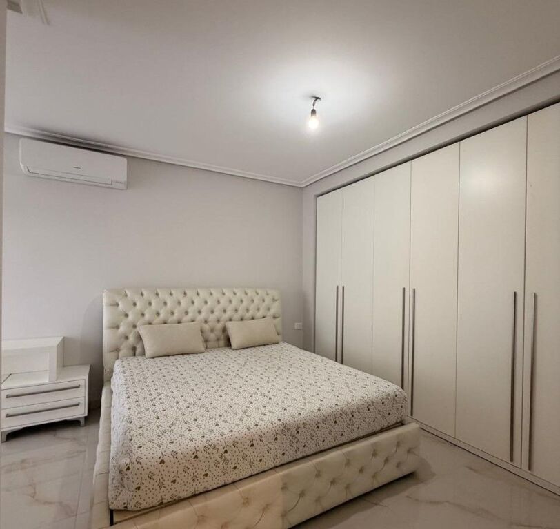 Apartament 2+1 për Qira prane Stacionit te Trenit Durres