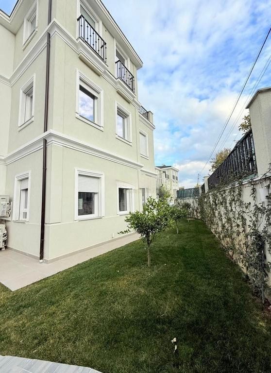🏡 Vilë Moderne me Qira pranë TEG – 250 m² Ndërtim &amp; 300 m² Oborr Privat
