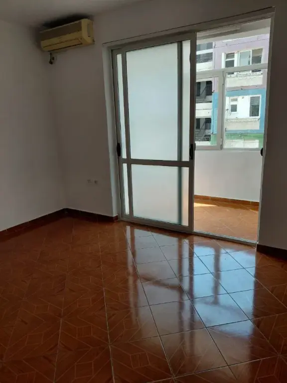 Qera | Apartament 2 + 1 | 21 Dhjetori | 500 €/muaj