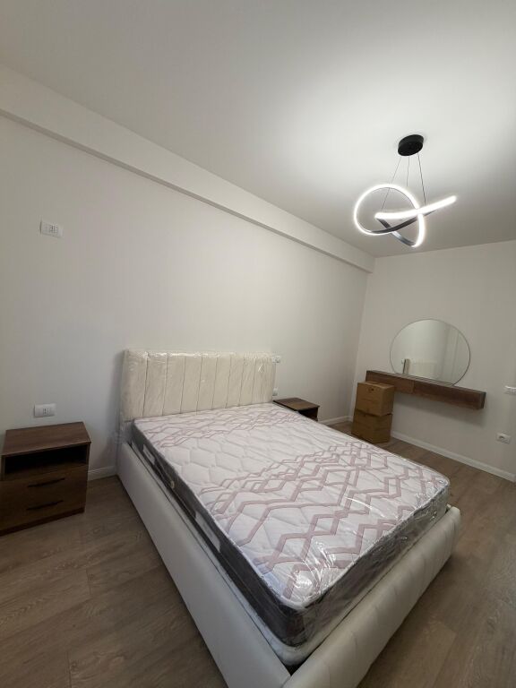 Apartament 1+1 per qera tek komuna e parisit  📍Niku