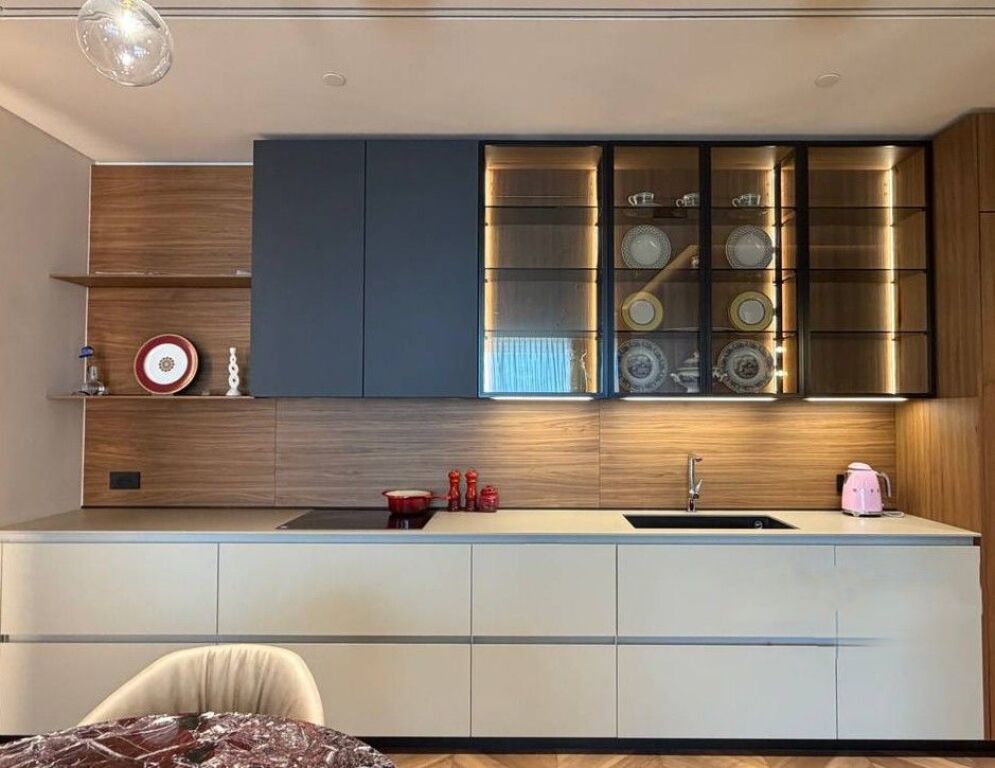 We sell a luxury 2+1 apartment + parking spot at “Down Town Tirana”, on Elbasanit Street with a view of the “Air Albania” Stadium!
