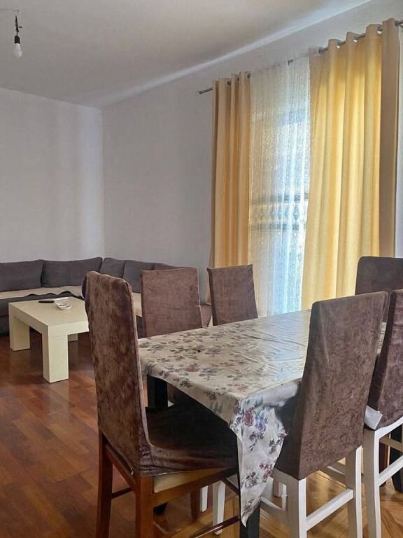SHTEPI PRIVATE 2+1+2 ME QERA - RR. 5 MAJI, TIRANE