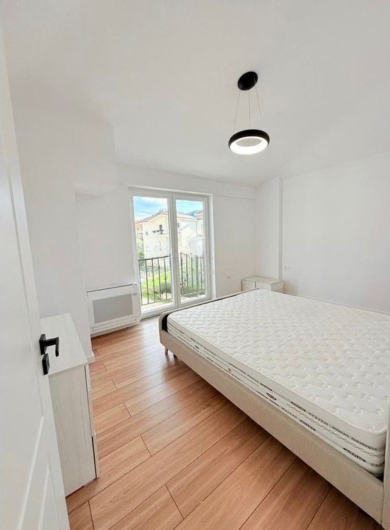 🏡 Vilë Moderne me Qira pranë TEG – 250 m² Ndërtim &amp; 300 m² Oborr Privat
