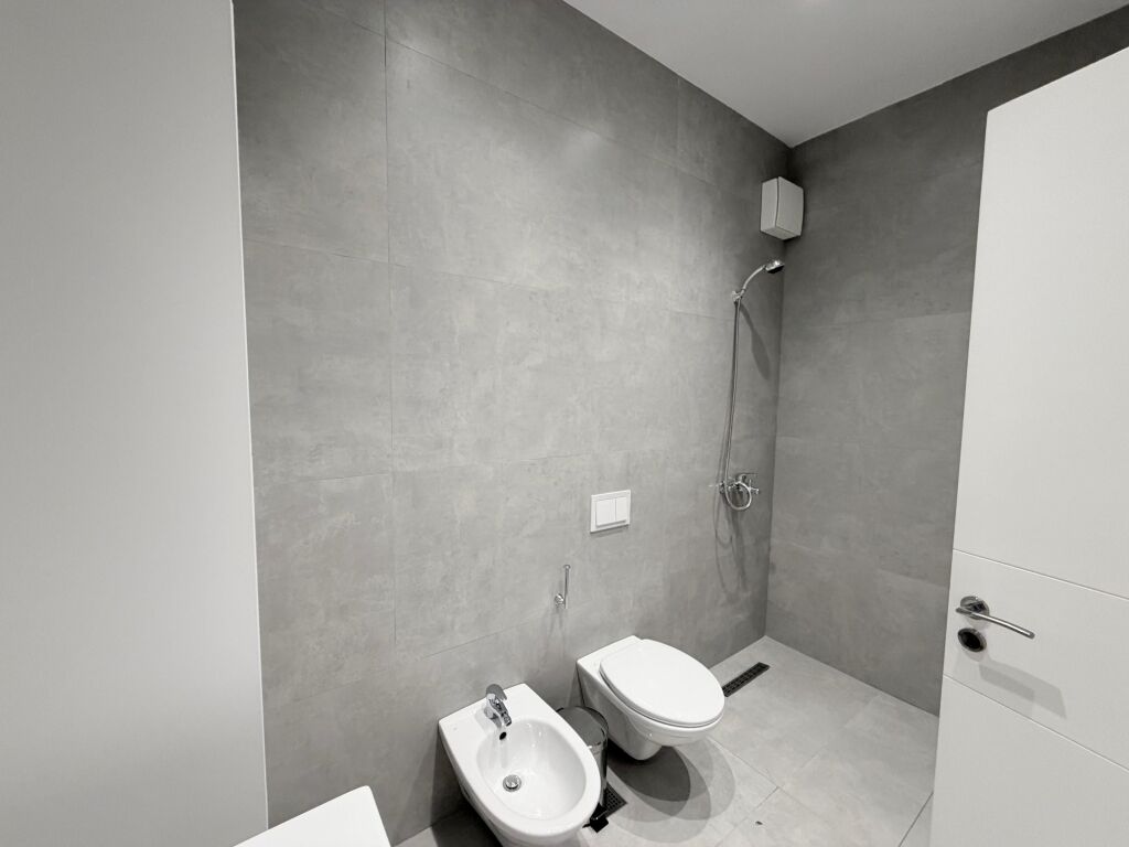 🏡 APARTMENT 1+1 + PARKING SPACE FOR RENT – PARIS COMMUNE