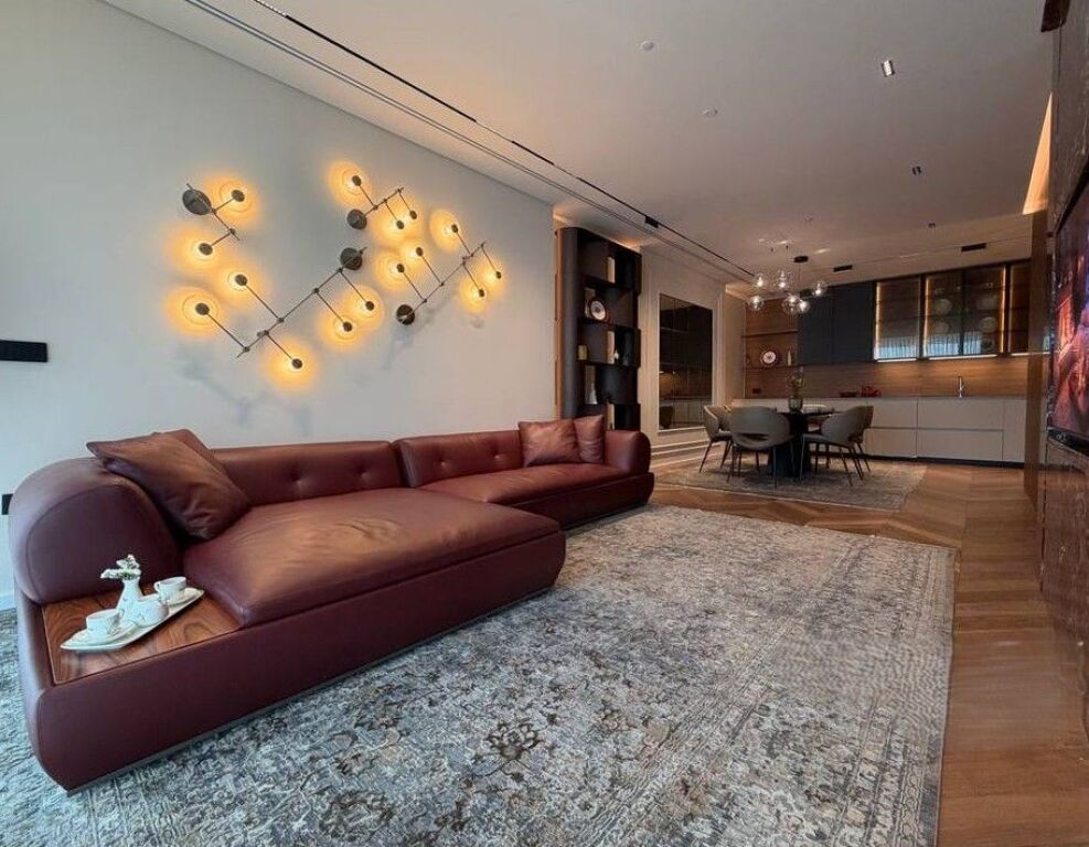 We sell a luxury 2+1 apartment + parking spot at “Down Town Tirana”, on Elbasanit Street with a view of the “Air Albania” Stadium!
