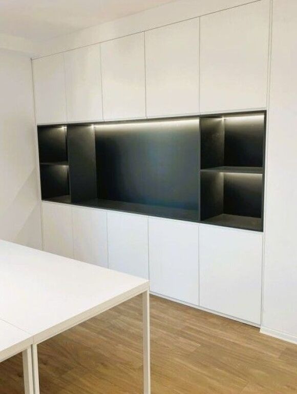 🏢Jepet Zyrë me qira te Garden Building📍Rruga e Kavajës, Tiranë.