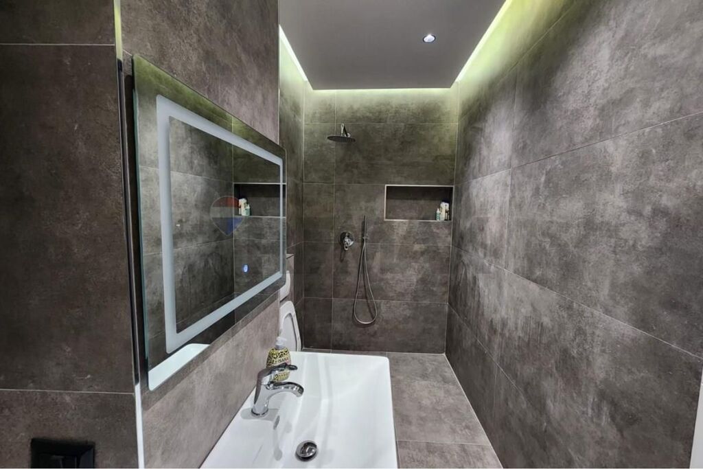 Apartament me qira në zonën e Xhamllikut