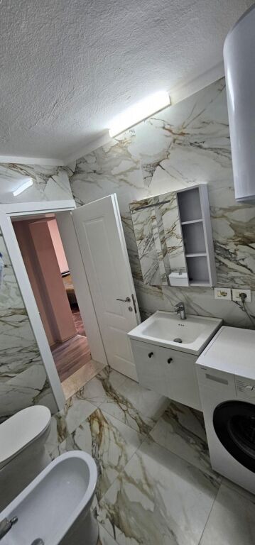 🏡 Affittasi appartamento 1+1  📍 Mihal Grameno, vicino alla scuola elementare Mihal Grameno💰 50.000 Lekë/mese