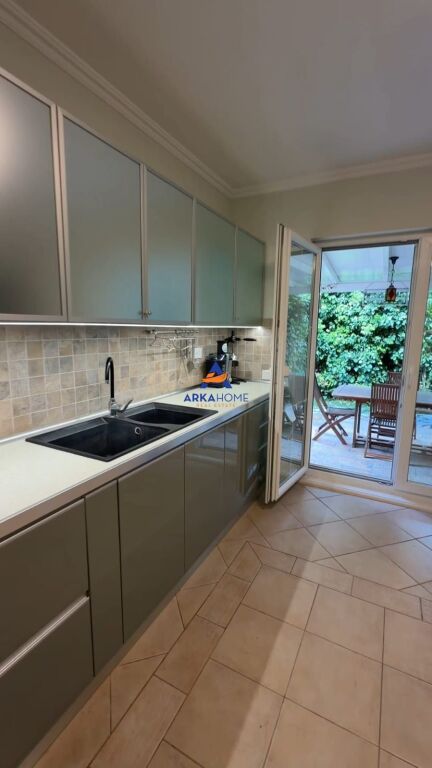 SHITET SUPER VILE 2 KATSHE + PAPAFINGO "GARDEN VILLAS - TEG" 1.300.000 EURO