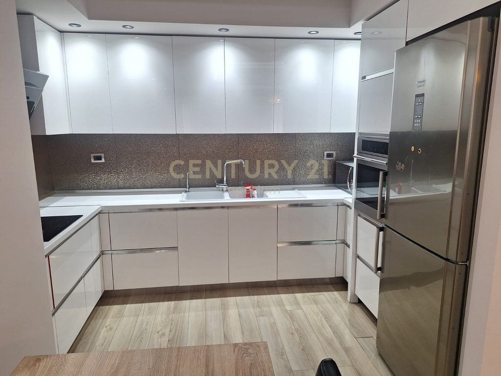 Apartment 3+1+2 + parking space for rent in Bllok!