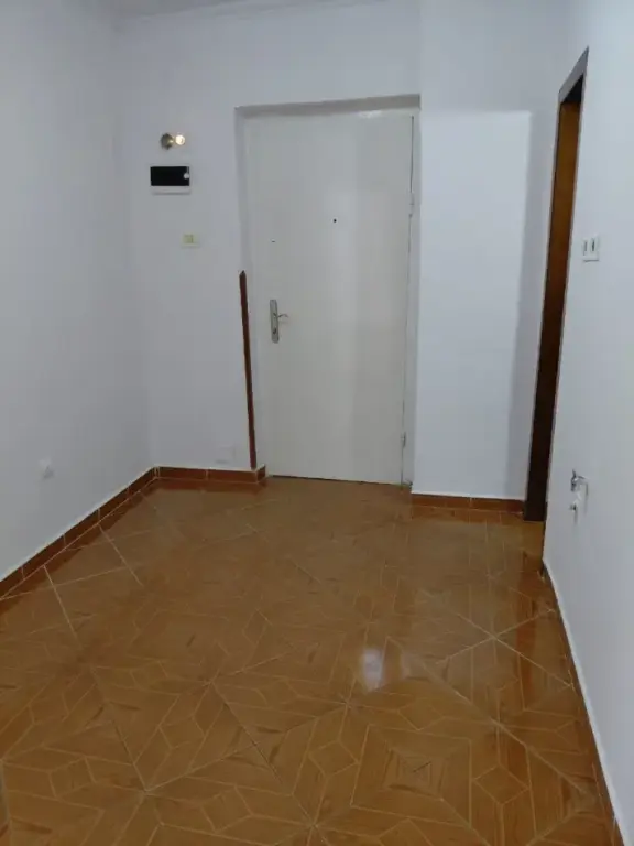 Qera | Apartament 2 + 1 | 21 Dhjetori | 500 €/muaj