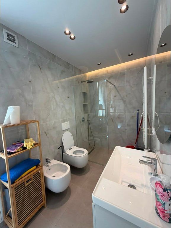 Kreu / Pronat / CITY70518  Kërko Për Apartamente, Toka, Vila, Zyra Për Shitje Ose Qira  Qera, Apartament 3+1+2, Myslym Shyri, Tirane.