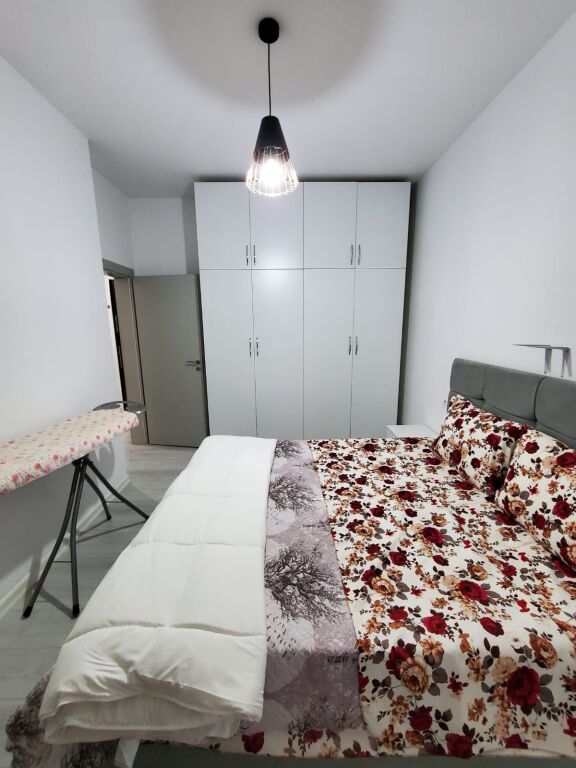 Affitto | Apartament 1 + 1 | Komuna Parisit | 670 €/mese