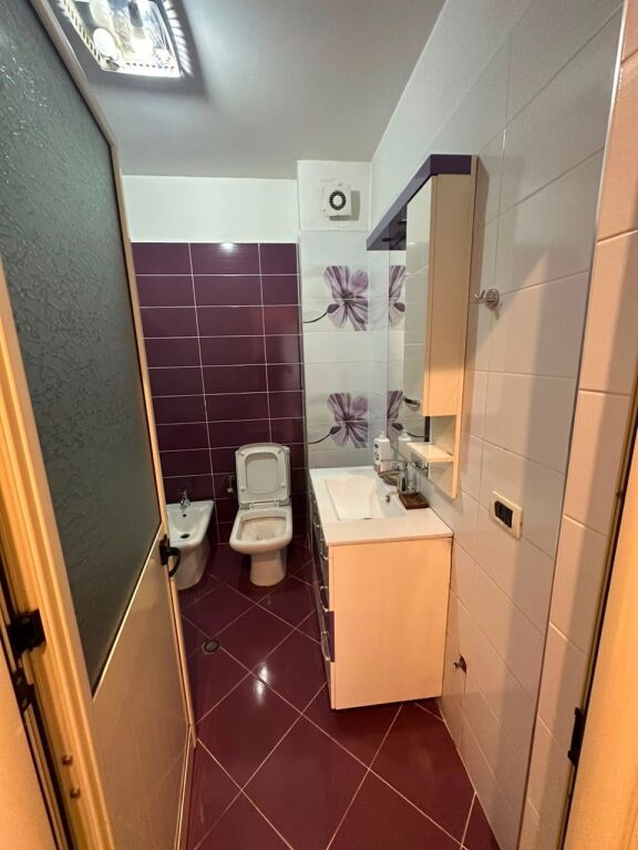 Apartament 1+1, Astir!